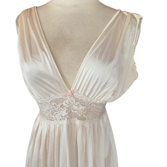 Vintage‎ Shirley of Hollywood Lingerie - Picture 2 of 5